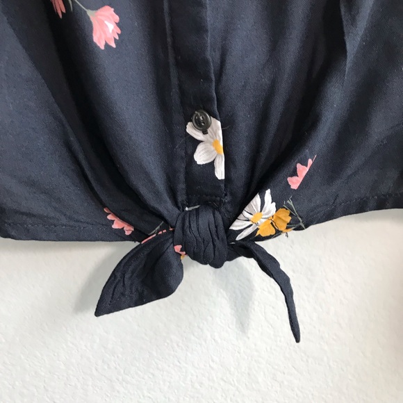 NWT Abercrombie Kids Black Pull-over Blouse Knot Tie Floral Design Size … - Picture 4 of 12